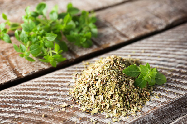 Heap of dried oregano 