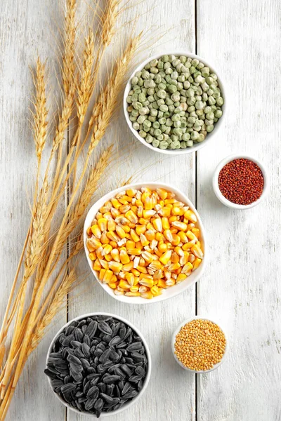 Compoziție cu diferite cereale — Fotografie, imagine de stoc
