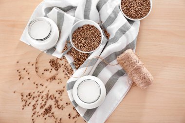 Kenevir süt ile kompozisyon 