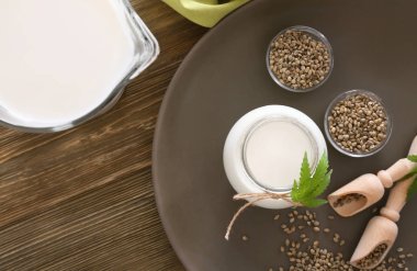 Kenevir süt ile kompozisyon 