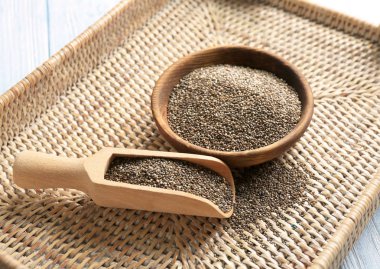 Kase ve kepçe ile chia tohum