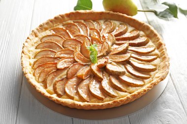 Lezzetli armut tart masada