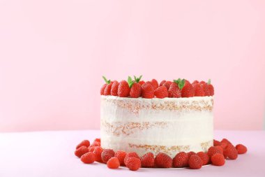 Ahududu ile lezzetli pasta