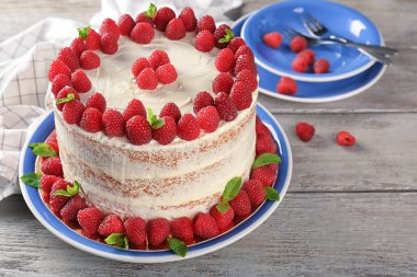 Ahududu ile lezzetli pasta