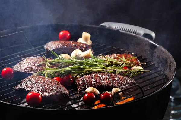 Deliciosa carne cocida —  Fotos de Stock