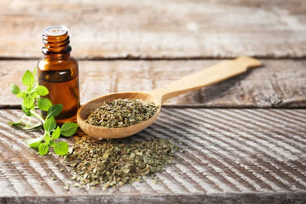 Kekik yağı ile cam şişe 