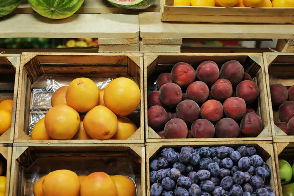 Assortment of fresh fruits — Stock Photo, Image