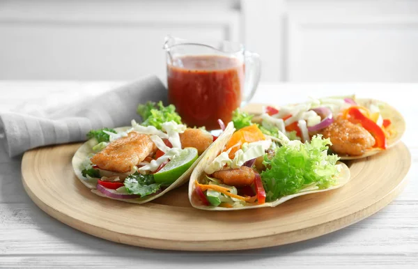 Lahodné rybí tacos — Stock fotografie