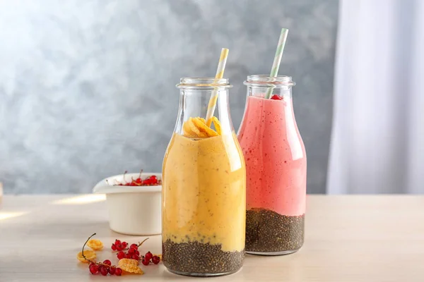 Smoothies with chia seeds — Stock Photo, Image