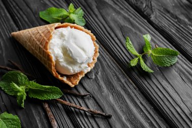 lezzetli vanilyalı dondurma