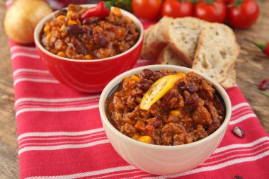 Chili con carne taze biber ile
