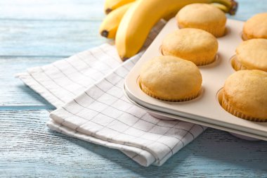 Muz kekler ile kompozisyon 