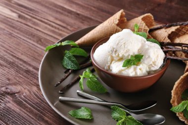 lezzetli vanilyalı dondurma