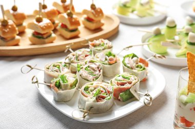 Lezzetli rulo ve mezeler 