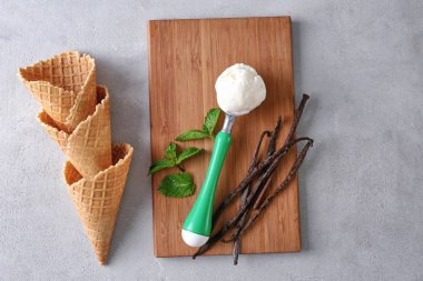 lezzetli vanilyalı dondurma