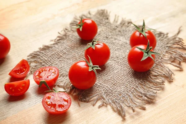 Fresh cherry tomatoes — Stock Photo, Image