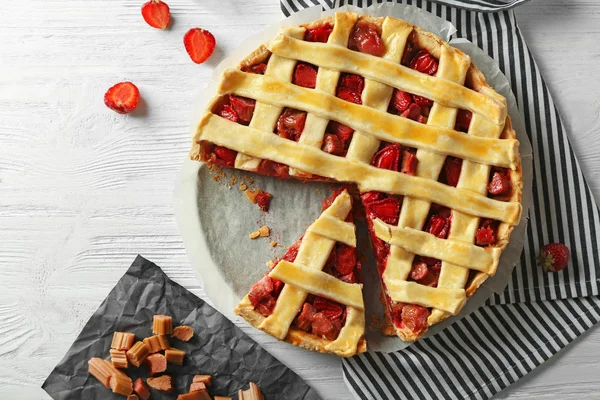 Strawberry rhubarb pie — Stock Photo, Image