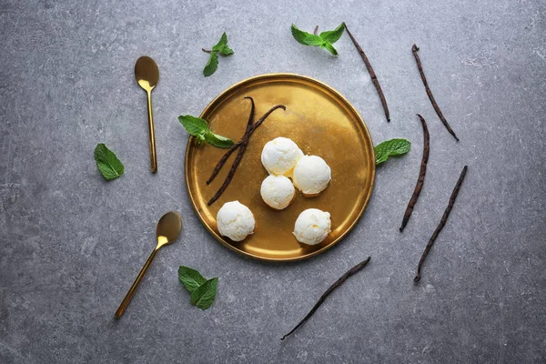 lezzetli vanilyalı dondurma