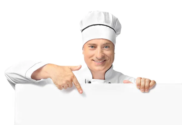 Chef masculin en uniforme avec affiche vierge sur fond blanc — Photo