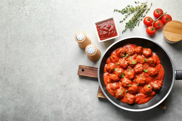 Deliciosas albóndigas en salsa de tomate — Foto de Stock