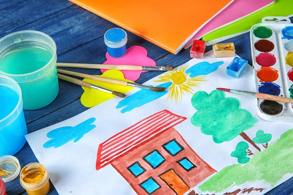 Kindermalerei auf dem Tisch — Stockfoto