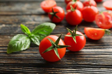 Taze vişneli domates.