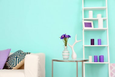 Lila aksanıyla iç oturma odası