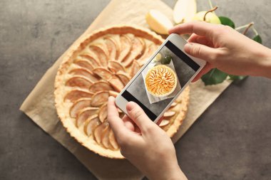 Kadın alarak fotoğraf armut tart 