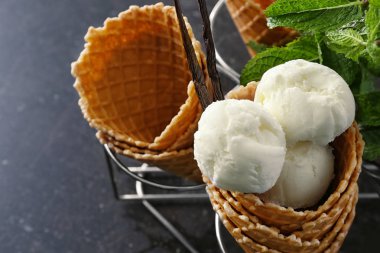 lezzetli vanilyalı dondurma