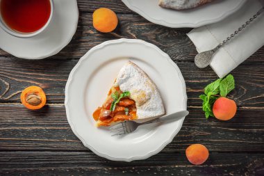 Lezzetli kayısı kek