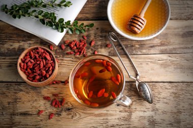 Goji çay ile kompozisyon 