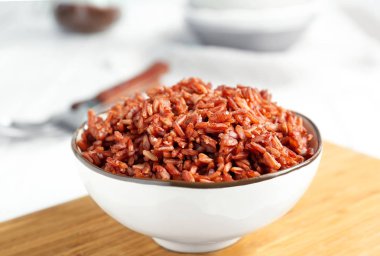 Kırmızı pirinç kase