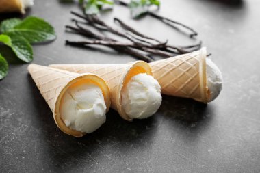 lezzetli vanilyalı dondurma