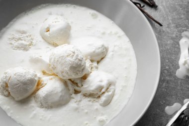 lezzetli vanilyalı dondurma