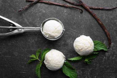 lezzetli vanilyalı dondurma