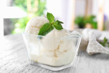 lezzetli vanilyalı dondurma