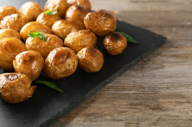 Birçok fırında patates