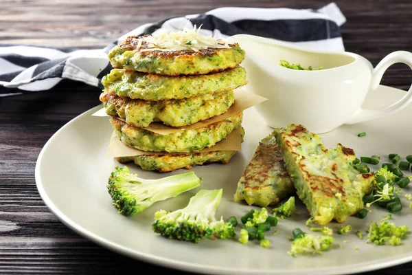 Delicious broccoli pancakes — Stock Photo, Image