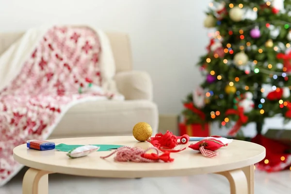 Dekor Für Weihnachten Basteln Auf Tisch Stockfoto