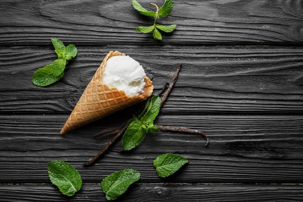 lezzetli vanilyalı dondurma