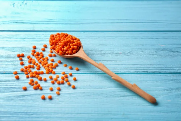 Kaşık ile sağlıklı mercimek