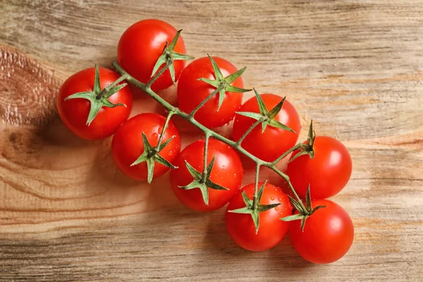 Tomates cereja frescos — Fotografia de Stock