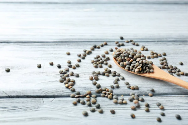 Kaşık ile sağlıklı mercimek