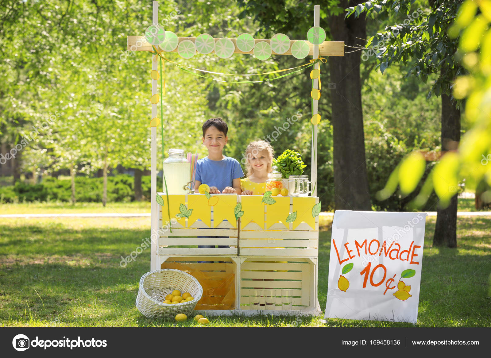 depositphotos_169458136-stock-photo-adorable-children-selling-homemade-lemonade.jpg