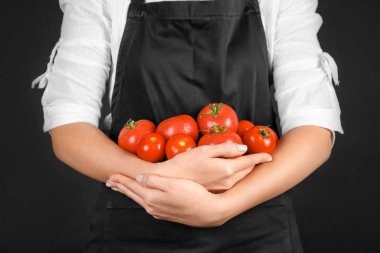 kadın holding domates 