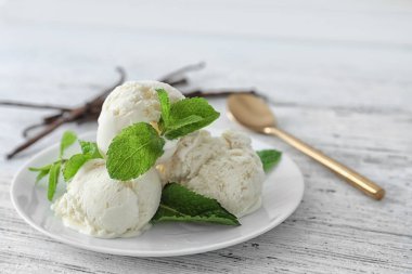 lezzetli vanilyalı dondurma