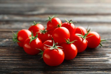 Taze vişneli domates.
