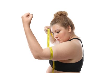 Şişman genç kadın. 