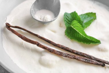 lezzetli vanilyalı dondurma