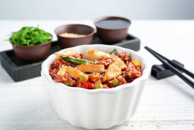 kahverengi pirinç ve sebze